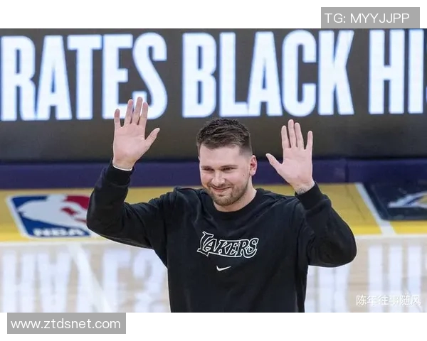 湖人揭幕战点评：东契奇43129缺少支援艾顿低迷开局引质疑