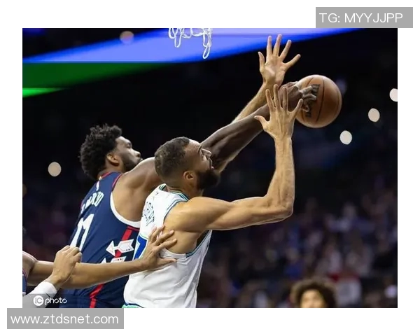 76人队中锋乔尔·恩比德因胫骨伤势将缺席主场迎战老鹰,球队面临挑战